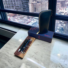 画像をギャラリービューアに読み込む, 【L-高さ192mm_15本_紺色】STRUO | 立てるペンケース 革 ネイビー 大容量 筆箱 ブランド 栃木レザー 高級 スタンドペンケース おしゃれ 可愛い ビジネス メンズ レディース 高校生 大学生 社会人 大人 女性 女子 かわいい シンプル ブルー NAVY 濃紺 藍色