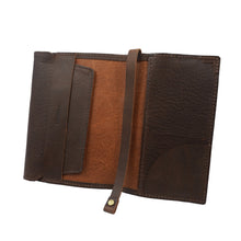 画像をギャラリービューアに読み込む, 【新書判】STRUO | ブックカバー 革 新書 イタリアンレザー ブランド フリーサイズ 薄型 軽量 本カバー 高級 名入れ おしゃれ エイジング 植物タンニン鞣し 手作りしおり付き 学生 ギフト 漫画 少年コミック