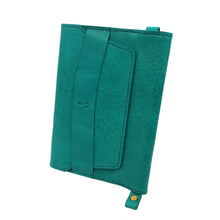 画像をギャラリービューアに読み込む, 【新書判】STRUO | ブックカバー 革 新書 イタリアンレザー ブランド フリーサイズ 薄型 軽量 本カバー 高級 名入れ おしゃれ エイジング 植物タンニン鞣し 手作りしおり付き 学生 ギフト 漫画 少年コミック