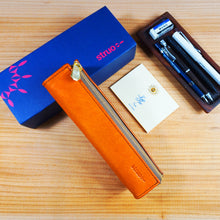 画像をギャラリービューアに読み込む, 【L-鉛筆サイズ210mm_15本】 STRUO ペンケース 革 大容量 筆箱 ブランド 栃木レザー 箱型 トレー式 おしゃれ 名入れ 入学祝い たくさん入る 高級感 日本製 ビジネス メンズ レディース 中学生 高校生 大学生 美大 受験生 入試 ギフト 自立 シンプル かわいい ドログラペンケース 学生 手作り ペンポーチ ハードケース 筆ペン 建築 製図 設計士 受験 美術 デッサン 鉛筆用ケース 削り器 収納 仕切り