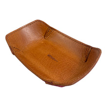 画像をギャラリービューアに読み込む, STRUO | ペントレイ 革 ショート軸用 万年筆トレイ カヴェコ スポーツ用 小型 ペントレー インクボトル置き 小型 おしゃれ スタッキング 可能 ブランド 名入れ 高級 シンプル 小さめ 手作り 国産レザー エイジング 文房具 ギフト デスク 鍵 小物置き ミニトレー