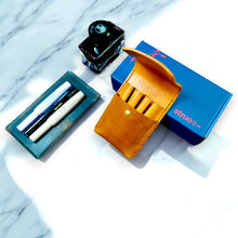 画像をギャラリービューアに読み込む, 【Kaweco_SM_ショートサイズ_13mm_4本蓋付き】STRUO | 万年筆 ペンケース 革 4本 カヴェコ スポーツ用 4本差し 仕切り 1本ずつ 蓋付き イタリアン レザー AMAZONIA 高級感 手作り 小型 コンパクト ポケットペンケース フラップ カベコ 胸ポケット 文房具 ギフト おすすめ