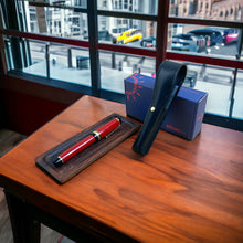 画像をギャラリービューアに読み込む, 【LLサイズ_20mm_1本蓋付き_黒色】STRUO 万年筆 ペンケース 1本 革 黒 ブラック black 大型 万年筆ケース 1本差し 高級 イタリアンレザー 特太軸 一本差し pilot パイロット カスタムURUSHI 30号 ウルシ 漆 エボナイト ペンケース ブランド ビジネス 革製 日本製 手作り クロ くろ kuro メンズ レディース 胸ポケット ビジネススーツ 一本用 デルタ万年筆 ドルチェビータ オーバーサイズ