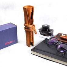 画像をギャラリービューアに読み込む, 【高さ180mm_2本】STRUO | 万年筆 ペンケース 2本 革 2本差し ロールペンケース 万年筆ケース 二本 イタリアンレザー AMAZONIA 仕切り 1本ずつ コンパクト ミニマム おしゃれ 巻物 ブランド タンニン鞣し インクカートリッジ 収納