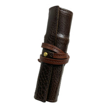 画像をギャラリービューアに読み込む, 【高さ160mm_3本】STRUO | 万年筆ケース 3本 ショートサイズ ロールペンケース ショート軸 3本差し 万年筆 短軸用 ペンケース ブランド 栃木レザー 仕切り 1本ずつ 高級 おしゃれ コンパクト 巻物 ロールペン モンブラン モーツァルト ボエム ペリカン m400 クラシックm200 ファーバーカステル ギロシェ アウロラ オプティマ パイロット エリート ぺんてる ケリー 小さい