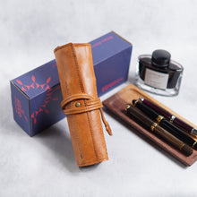 画像をギャラリービューアに読み込む, 【高さ180mm_4本】STRUO 万年筆 ペンケース 4本用 革 ロールペンケース 4本差し 万年筆ケース ブランド 名入れ 仕切り 1本ずつ イタリアンレザー 高級 インクカートリッジ 仕切り 1本ずつ 収納 シンプル コンパクト メンズ レディース ビジネス ギフト おしゃれ モンブラン149 ペリカン m1000 太軸 対応 フリーサイズ おすすめ