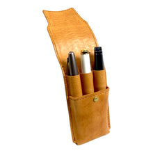 画像をギャラリービューアに読み込む, 【MSサイズ_14mm_3本蓋付き】STRUO | 万年筆 ペンケース 革 3本 ブランド 3本差し 仕切り ペリカン スーベレーンM600 イタリアン レザー AMAZONIA ショートサイズ 胸ポケット パイロット カスタムヘリテイジ92 カヴェコ スチューデント