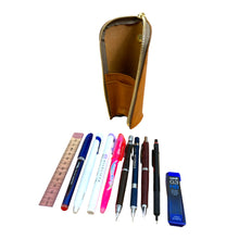 画像をギャラリービューアに読み込む, 【S-高さ170mm_8本】STRUO 立てるペンケース 革 スタンドペンケース 筆箱 おしゃれ スリム コンパクト 機能的 立つ レザーペンケース 高級 栃木レザー ヌメ革 ビジネス メンズ レディース 大人 社会人 高校生 大学生 名入れ ギフト 自立 ペン立て 縦型 女性 シンプル かわいい 小さい ショートサイズ 小型 ミニサイズ