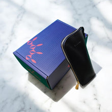 画像をギャラリービューアに読み込む, 【L-高さ192mm_15本_黒色】STRUO 立てるペンケース 革 ブラック 黒 BLACK 大容量 筆箱 ブランド 栃木レザー 高級 立つ スタンドペンケース おしゃれ 可愛い ビジネス メンズ レディース 中学生 高校生 大学生 社会人 大人 男性 女性 男子 女子 かわいい シンプル ミニマリスト クロ